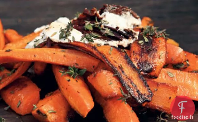 Carottes brûlées au Fromage de Chèvre, Persil, Roquette et Croustilles d'ail Croustillantes