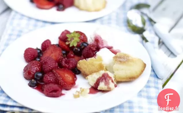 Baies d'été à la crème de vin doux