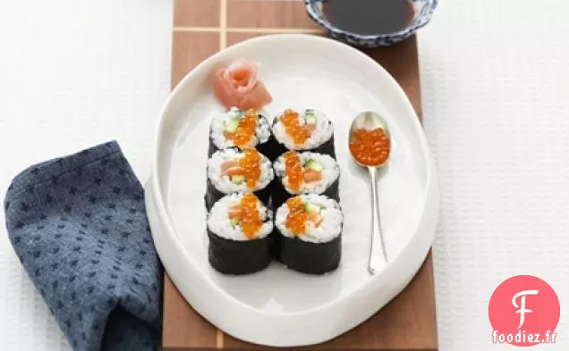 Rouleaux de sushi au saumon et au concombre
