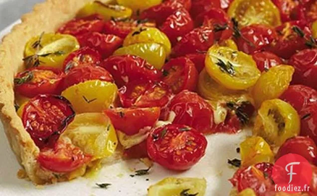 Tarte aux tomates avec croûte de cheddar