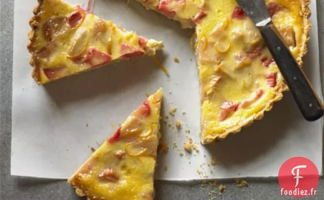 Tarte aux pommes, rhubarbe et crème anglaise