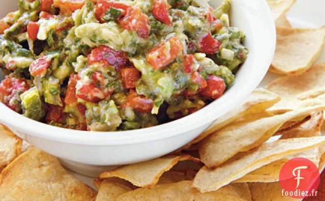 Guacamole à l'Ail Rôti, au Poblano et au Poivron Rouge avec Chips de Tortilla maison