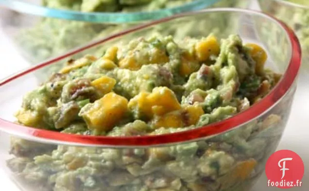 Guacamole À La Mangue Et À L'Oignon Rouge Grillé