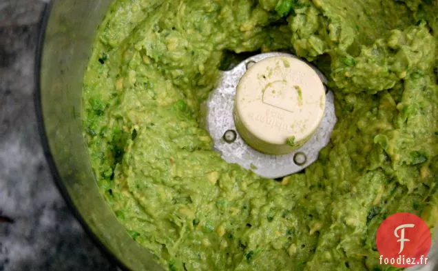 Guacamole Aux Pois Cassés Avec Coriandre, Gingembre Et Citron Vert