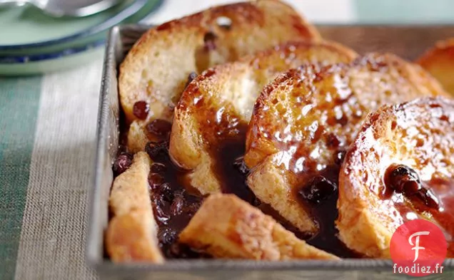 Pouding au Pain et au Beurre préféré avec Sauce au Bourbon