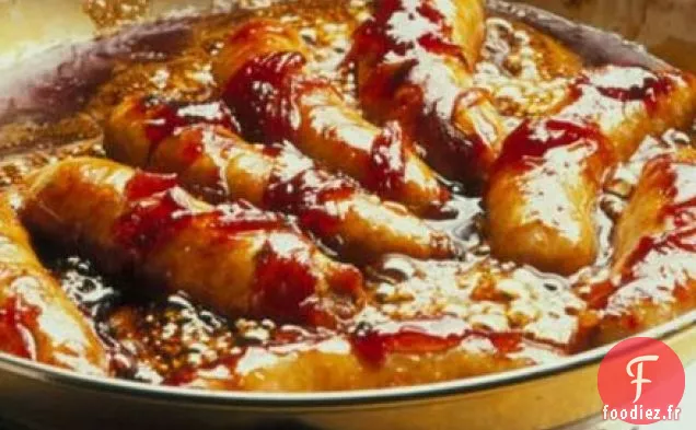Saucisses avec sauce à l'oignon collante
