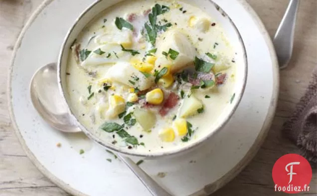 Soupe épaisse de maïs doux, aiglefin et pommes de terre