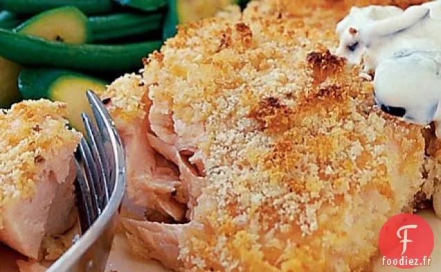 Saumon en croûte de citron avec pommes de terre nouvelles aux herbes et haricots verts