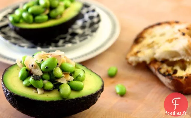 Edamame Et Noix De Coco Grillée À L'Avocat