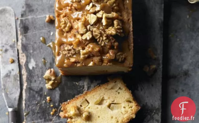 Gâteau au pain aux pommes et au caramel