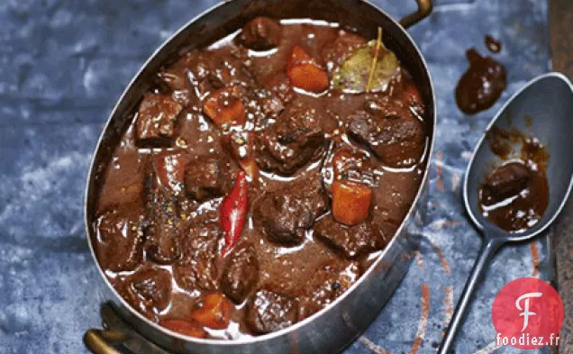 Chevreuil braisé épicé au piment et au chocolat