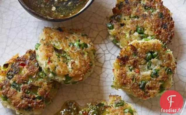 Gâteaux de crabe avec trempette au piment doux et au gingembre