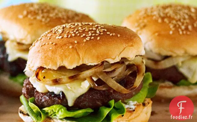 Burgers aux Cerises et au Brie au Romarin et à l'Oignon grillé