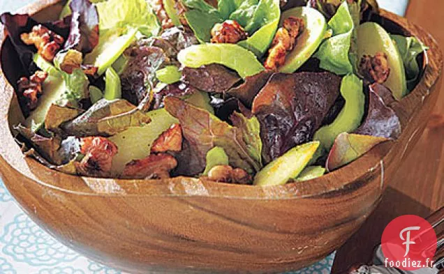 Salade Verte aux Noix Épicées