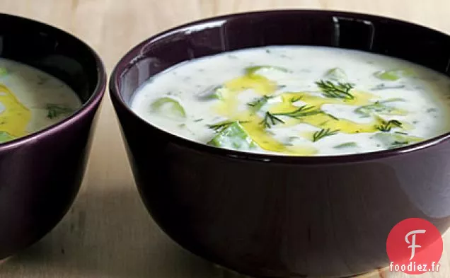 Soupe Réfrigérée au Concombre, à l'Avocat et au Yogourt