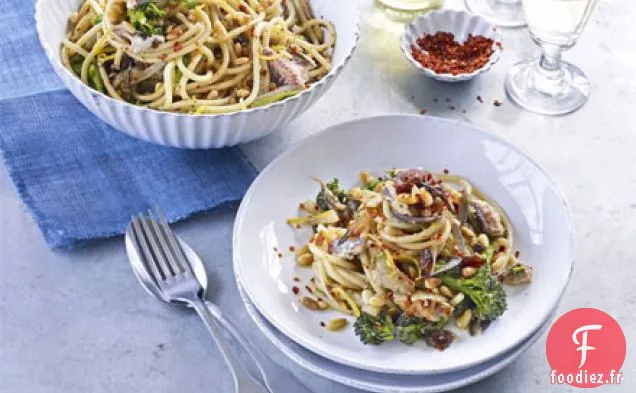 Pâtes aux pignons de pin, brocoli, sardines et fenouil