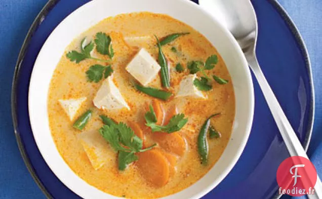 Soupe au Curry au Tofu et à la Noix de Coco