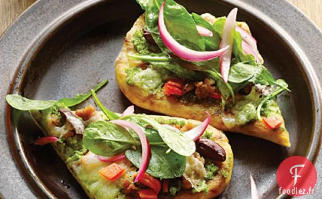 Pizzas Naan au Pesto de Brocoli et Salade de Roquette