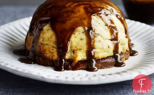 Gâteau au fromage pud au gingembre et à la sauce au gingembre