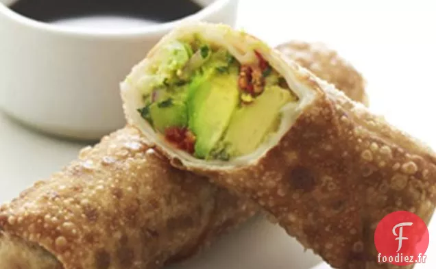 Rouleaux D'Oeufs À L'Avocat Avec Trempette Épicée