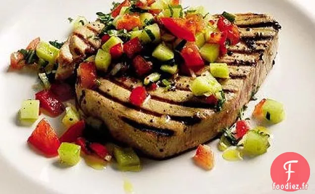 Steaks de thon avec relish de concombre