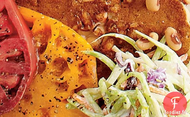 Gâteaux aux Pois aux yeux noirs avec Tomates anciennes et Salade de Chou