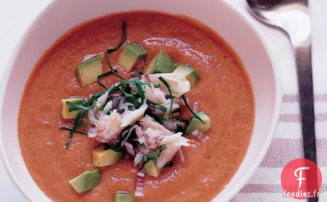 Soupe de Tomates Fraîches au Guacamole de Crabe