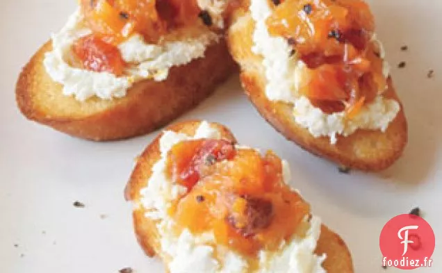 Crostini Au Fromage De Chèvre, Marmelade D'Orange Sanguine Et De Poivre Noir
