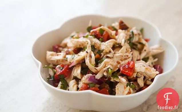 Salade De Poulet Aux Poivrons Rôtis Et Amandes Grillées