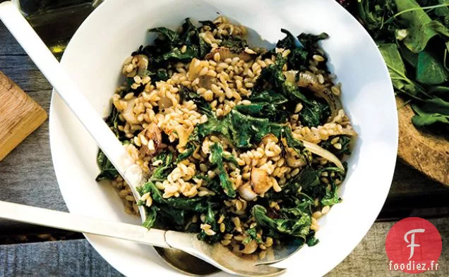 Baies de Blé avec Oignons Carbonisés et Chou Frisé