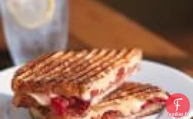 Panini Salami, Fontina Et Poivron Rôti