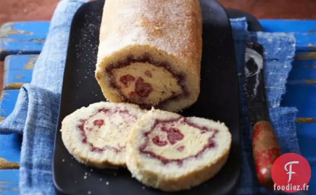 Rouleau Arctic à la crème coagulée et à la framboise