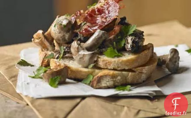 Champignons sur pain grillé