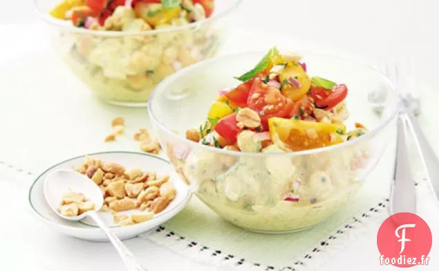 Salade de poulet et pois chiches avec vinaigrette au yogourt au curry
