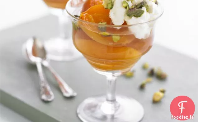 Abricots pochés à l'eau de rose