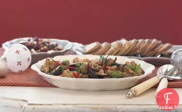 Champignons En Escabèche Aux Poivrons Rouges Et Piments De Árbol