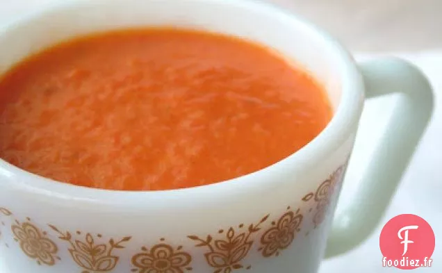 Soupe De Poivrons Rouges Et Tomates Rôtis
