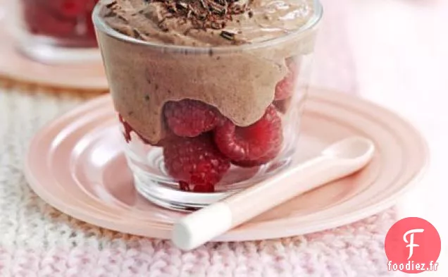 Pots de chocolat et framboises