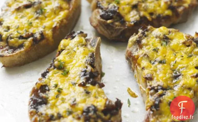 Côtelettes de porc au fromage et à l'oignon