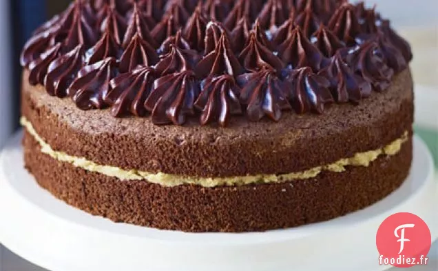 Gâteau en mousseline de chocolat de John Whaite à la crème au beurre caramel salé
