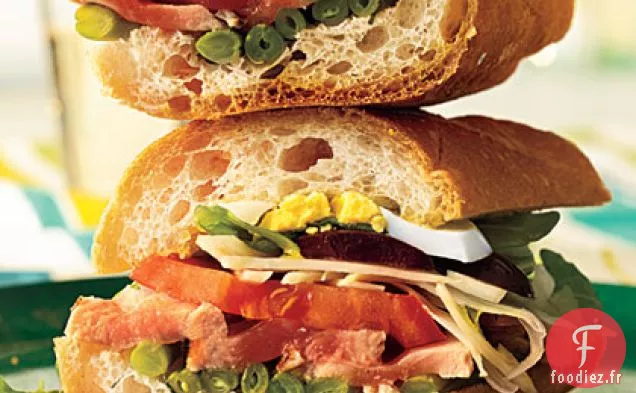 Pan Bagnat (Sandwichs à la Salade Niçoise)