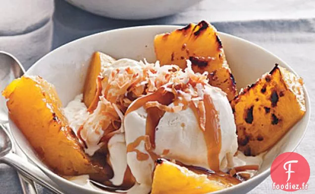 Ananas Grillé au Caramel Bourbon sur Glace à la Vanille