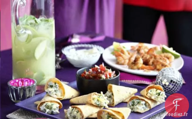 Bouchées au fromage et jalapeno avec salsa et mojitos