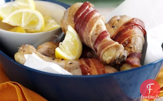 Pilons de poulet enveloppés de bacon