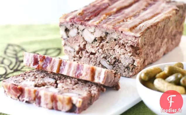 Terrine de campagne au poivre noir et au thym