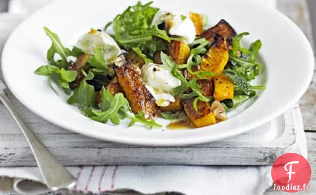 Salade de courge et roquette tiède avec vinaigrette à l'ail