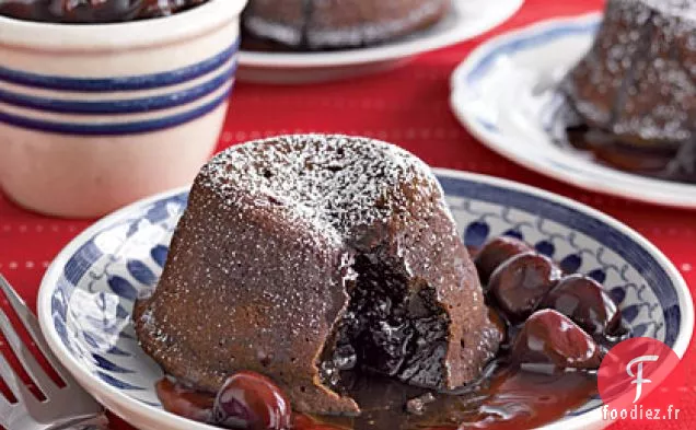 Gâteaux au Chocolat Fondu à la Sauce aux Cerises