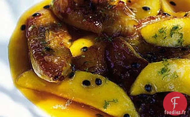 Bananes au caramel de mangue et de fruit de la passion