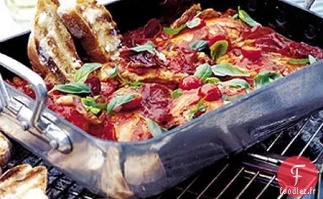 Poulet rôti à la poêle avec prosciutto croquant et tomates