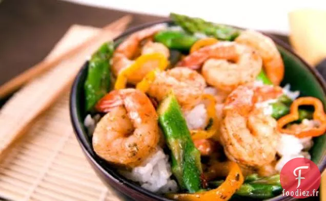 Sauté De Crevettes Au Chili Et D'Asperges